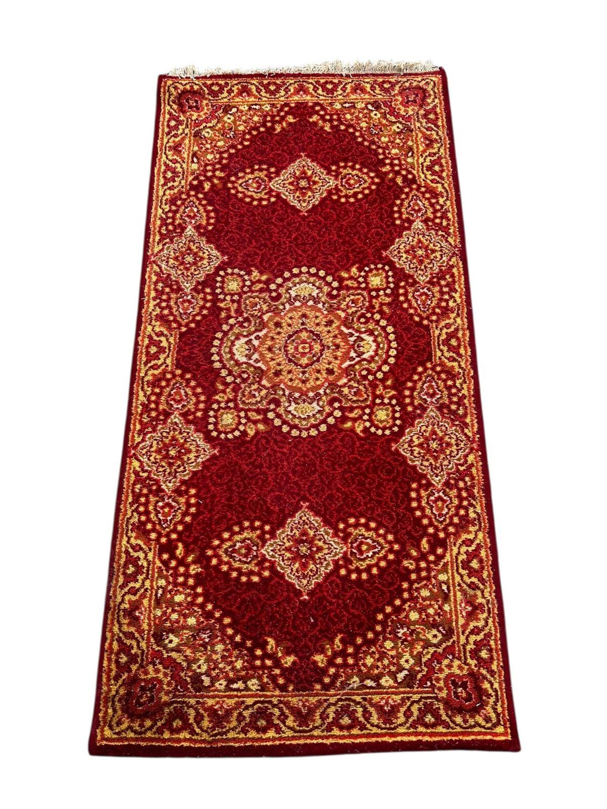 Oriental style rug 140cm x 70cm