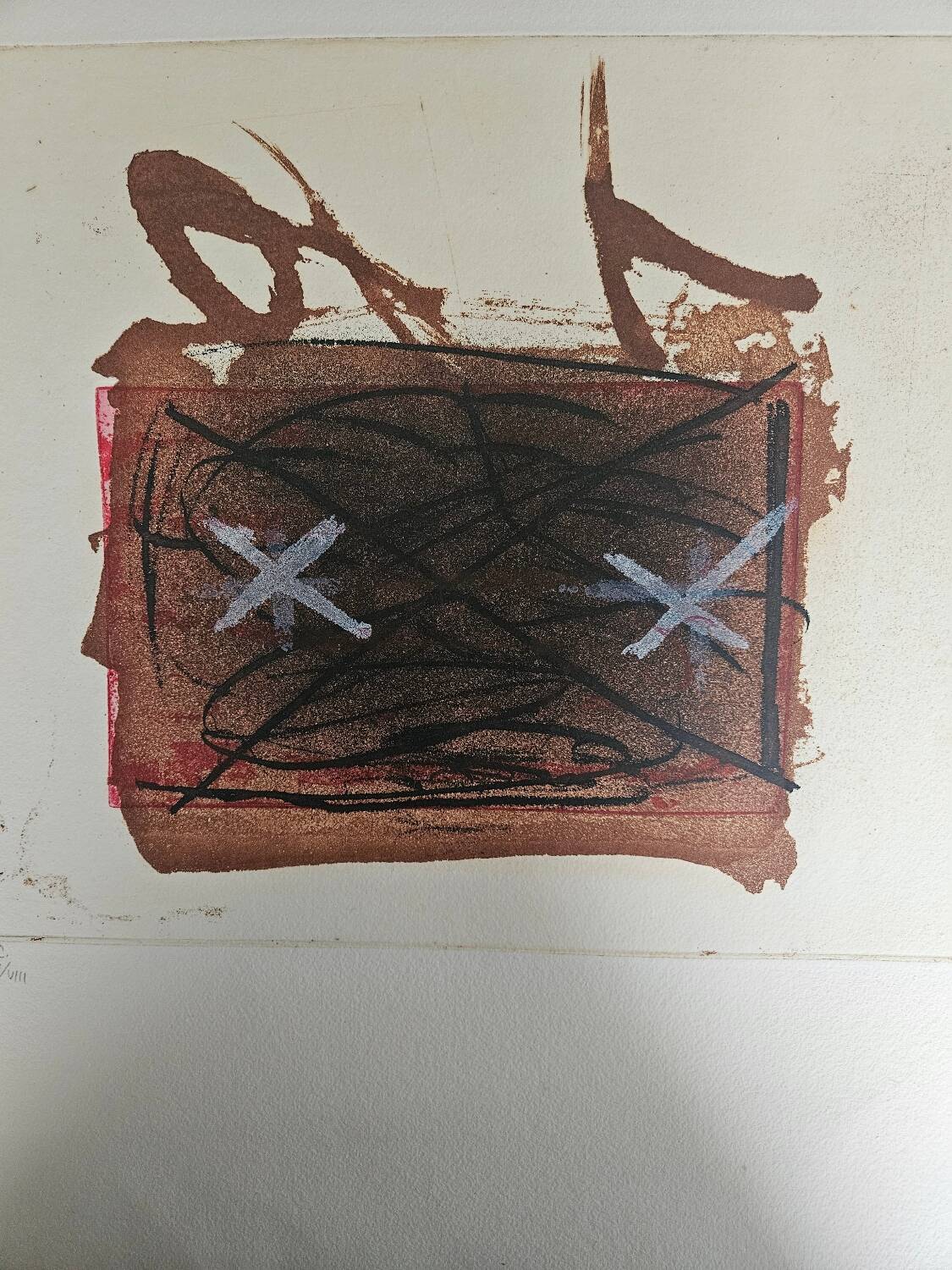 Antoni Tàpies (1923–2012)  
« Deux croix blanches », 1984  
Gravure et