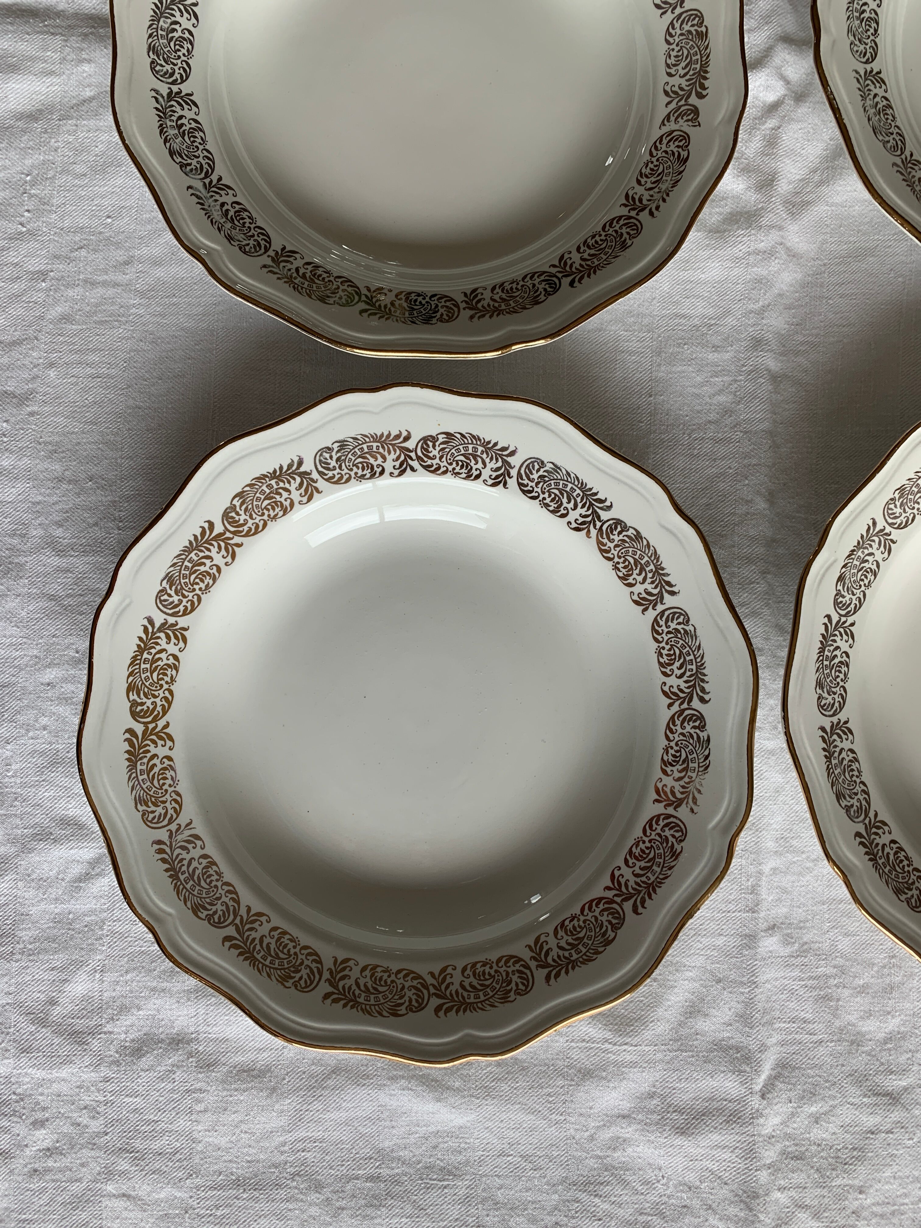 Hollow plates Lucette