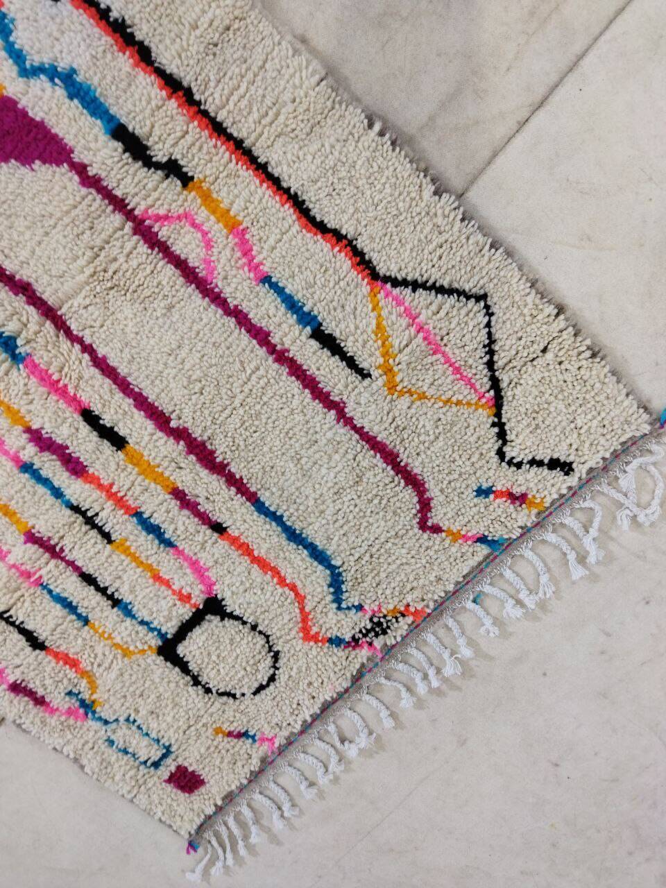 Handmade Moroccan Berber rug 136 X 102 CM