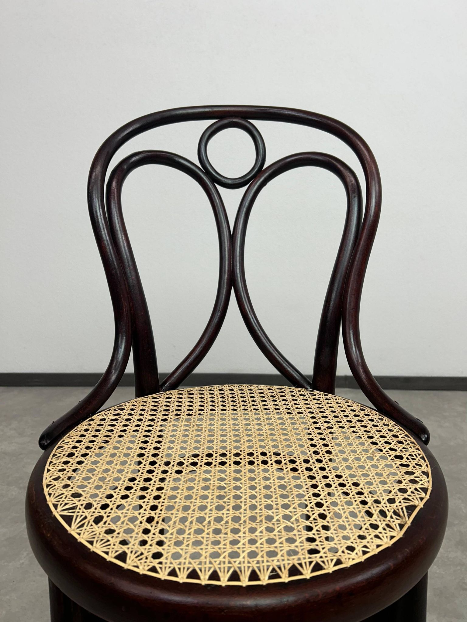 Bentwood dining chair No. 19 by Thonet