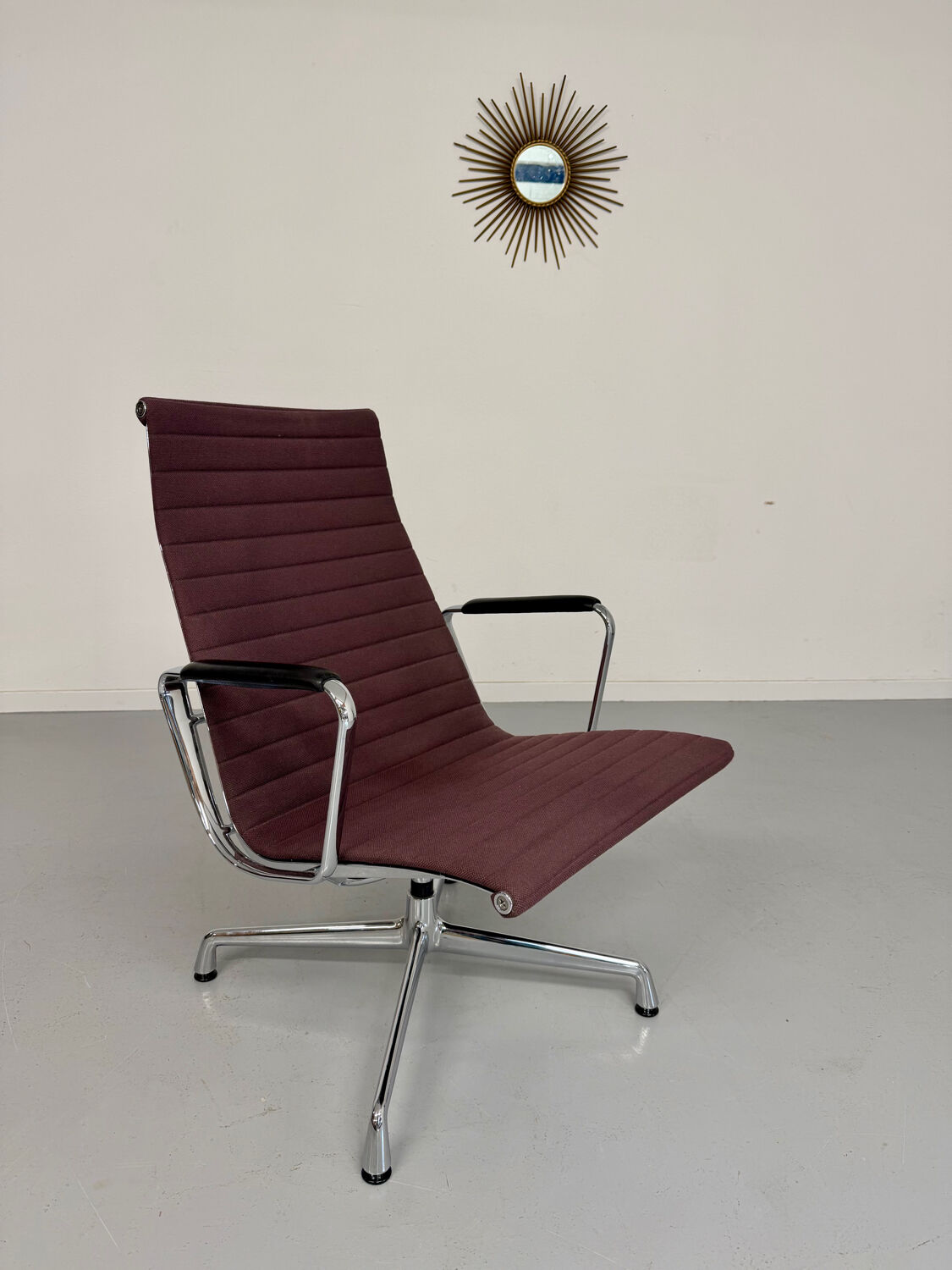 EA 122 swivel chair designed by Charles and Ray Eames for Vitra, 1980s.