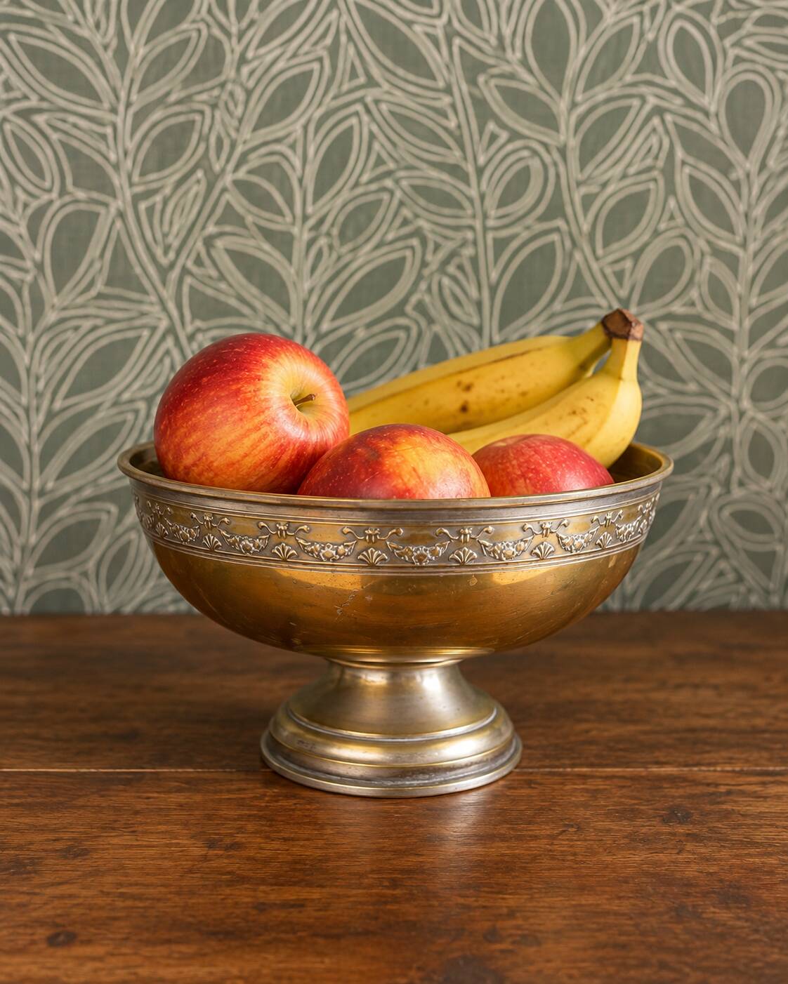 Vintage metal footed coupe in gold and silver – Floral decor