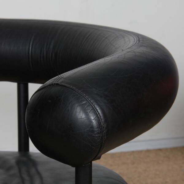 Two-seater leather banquette from the 1980s.