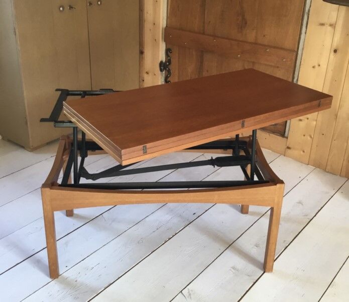 Liftable coffee table