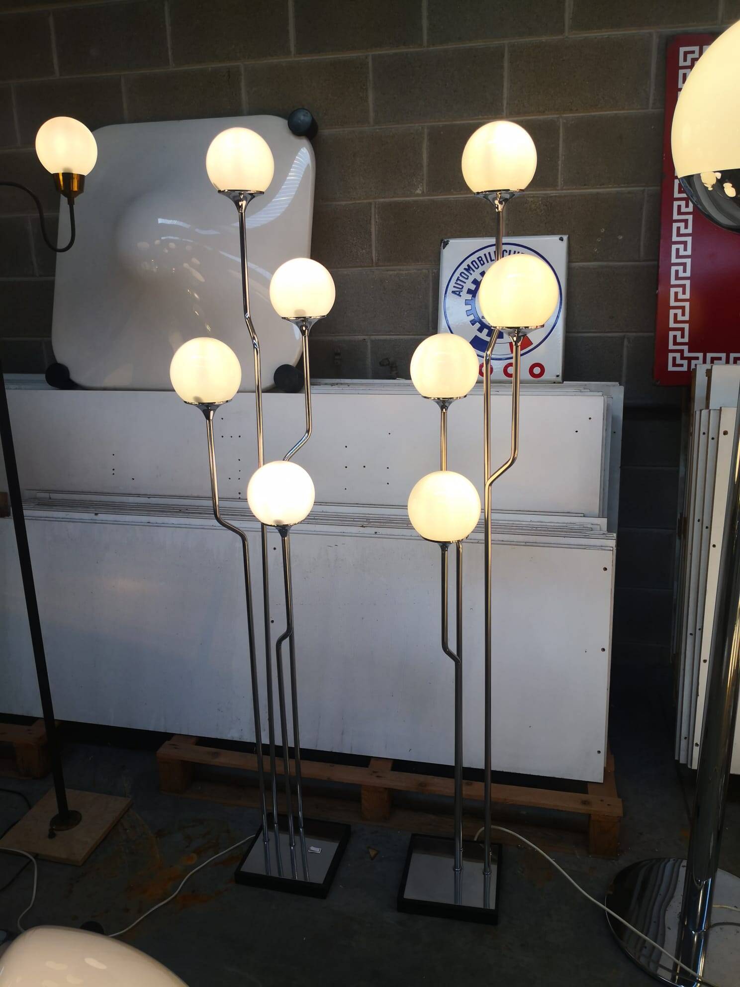 Lot de deux lampadaires italiens en chrome Goffredo Reggiani des années 1960