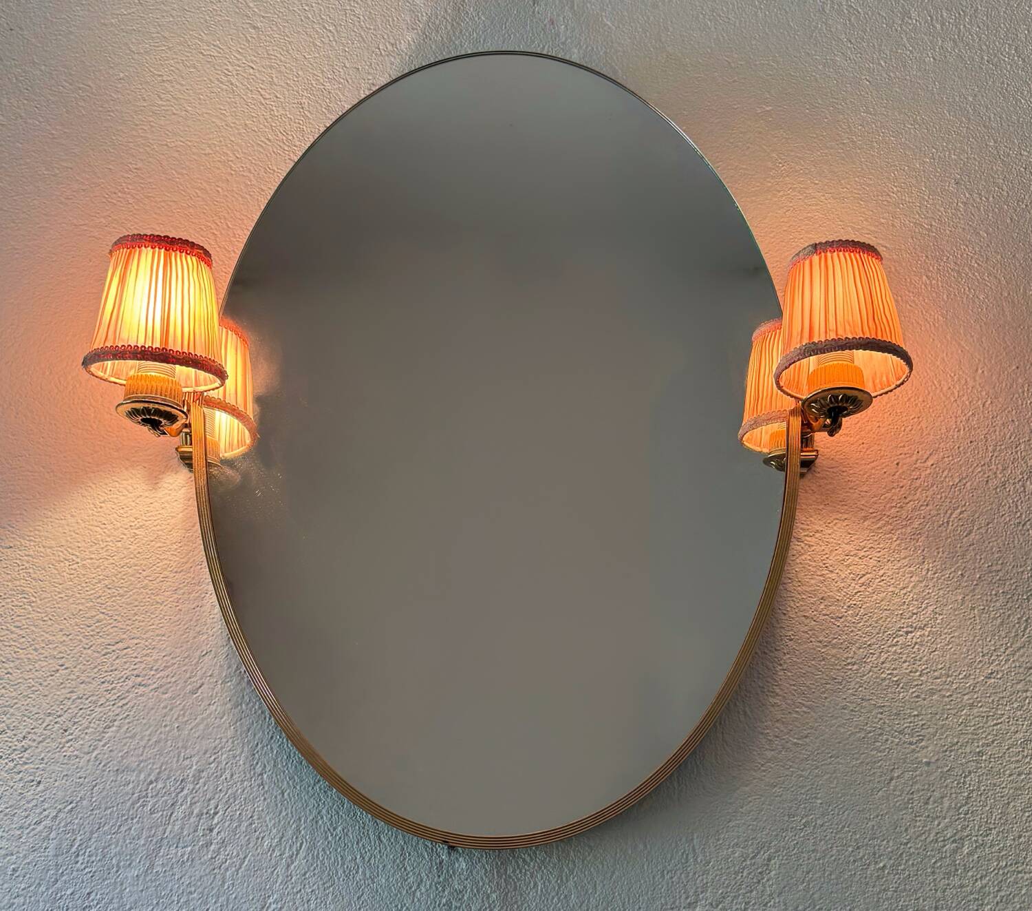 Oval illuminated brass mirror from the 70s