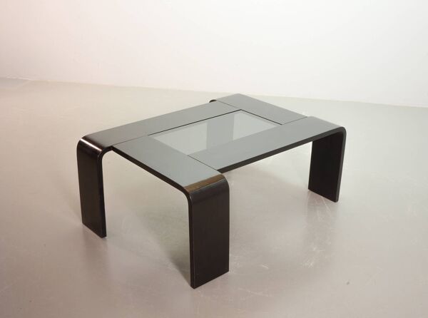 Table basse rectangulaire en contreplaqué laqué noir avec panneau en verre fumé, années 70