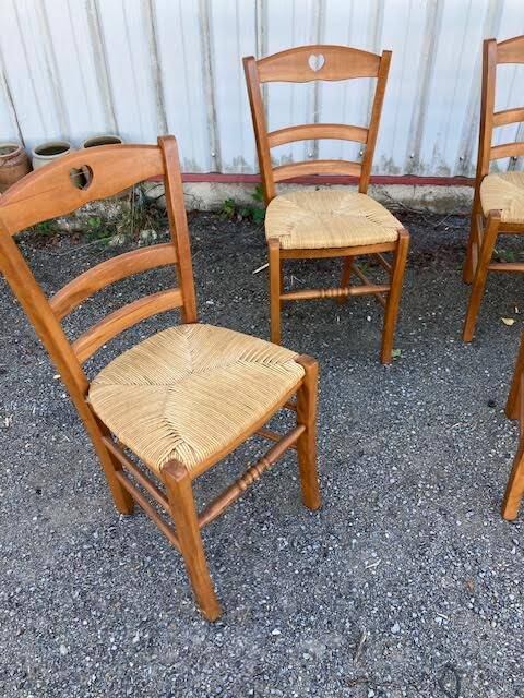 Set of 6 wooden and straw chairs