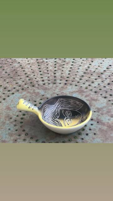 Bowl, pan with a female face engraved in enameled ceramic helene Ugo vallauris vintage