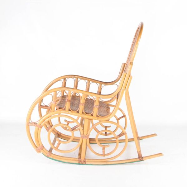 Chaise à bascule en rotin
