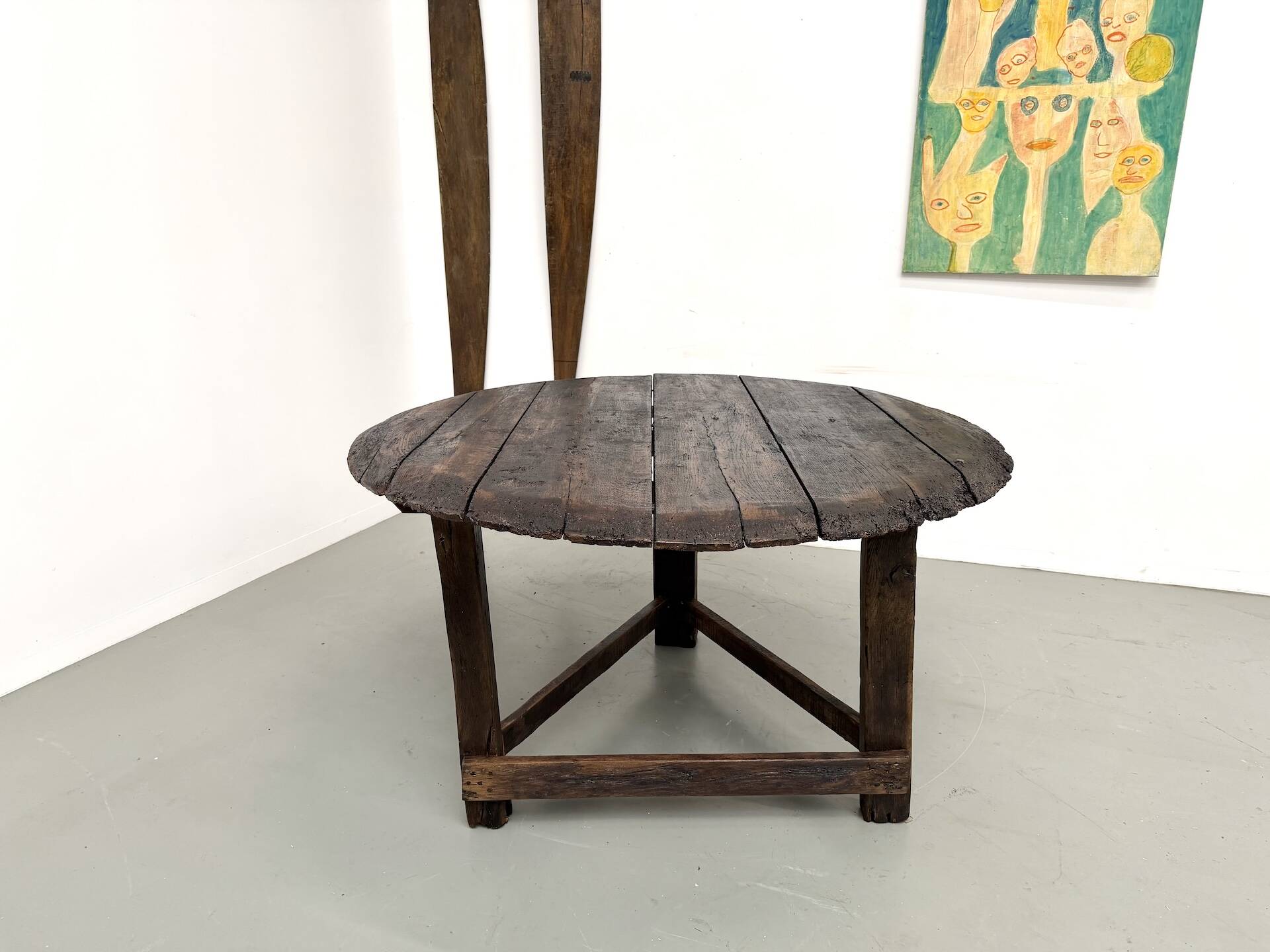 Round table in popular oak, circa 1880.
