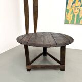 Round table in popular oak, circa 1880.