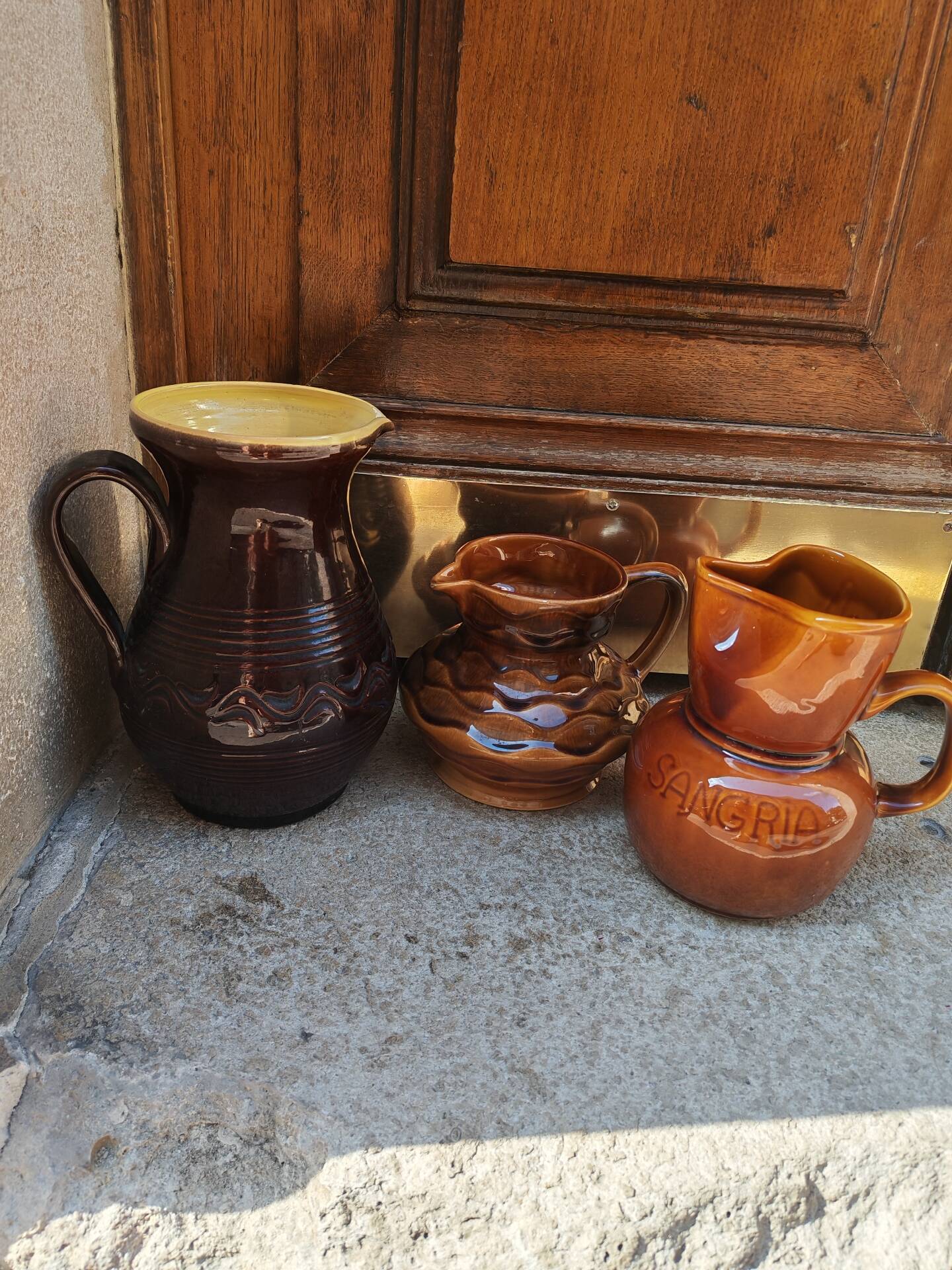 Trio de pichets en céramique émaillée vintage
