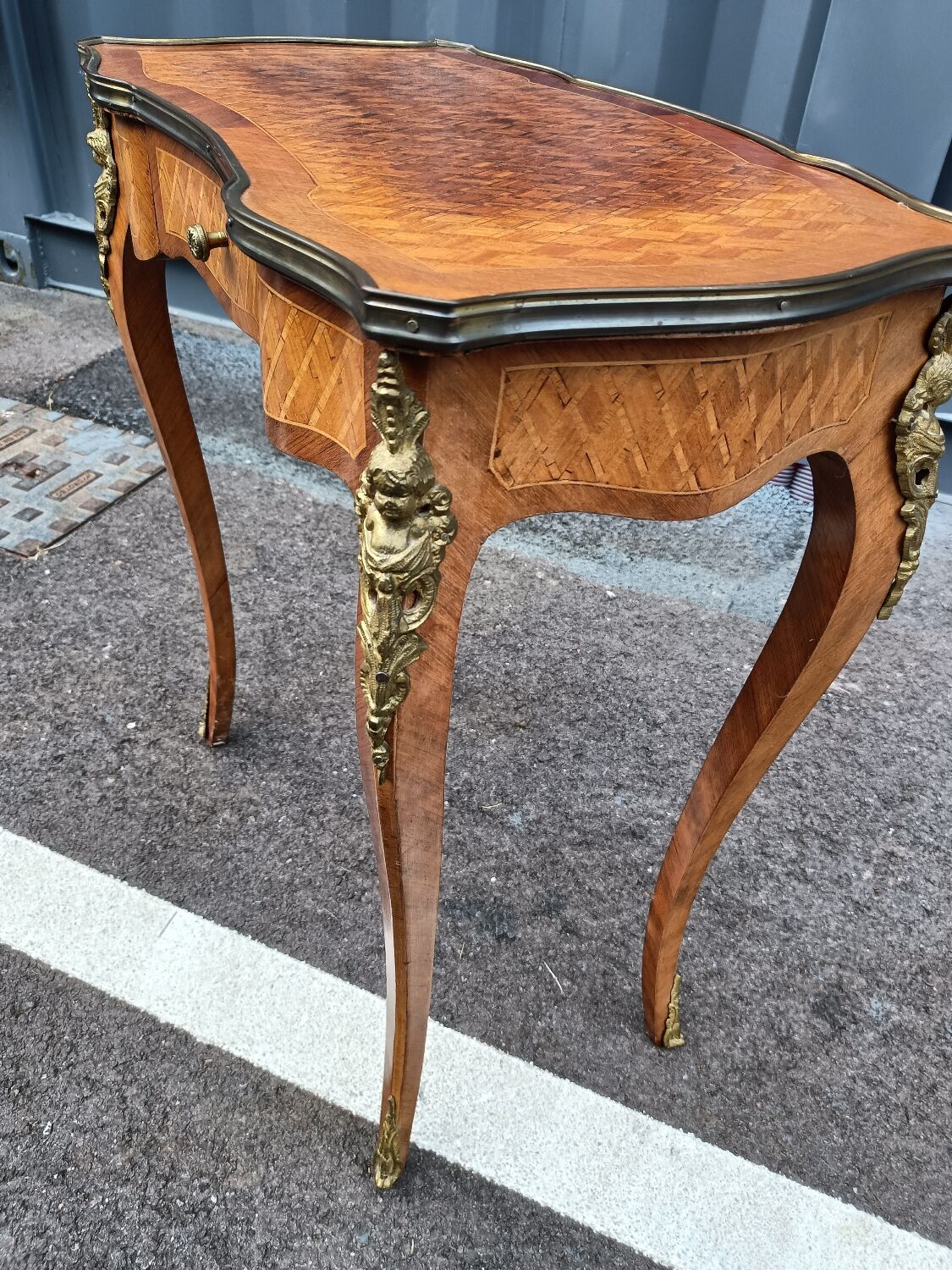 Table marqueterie ancienne style Louis XV