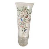 Crystal vase with flower patterns