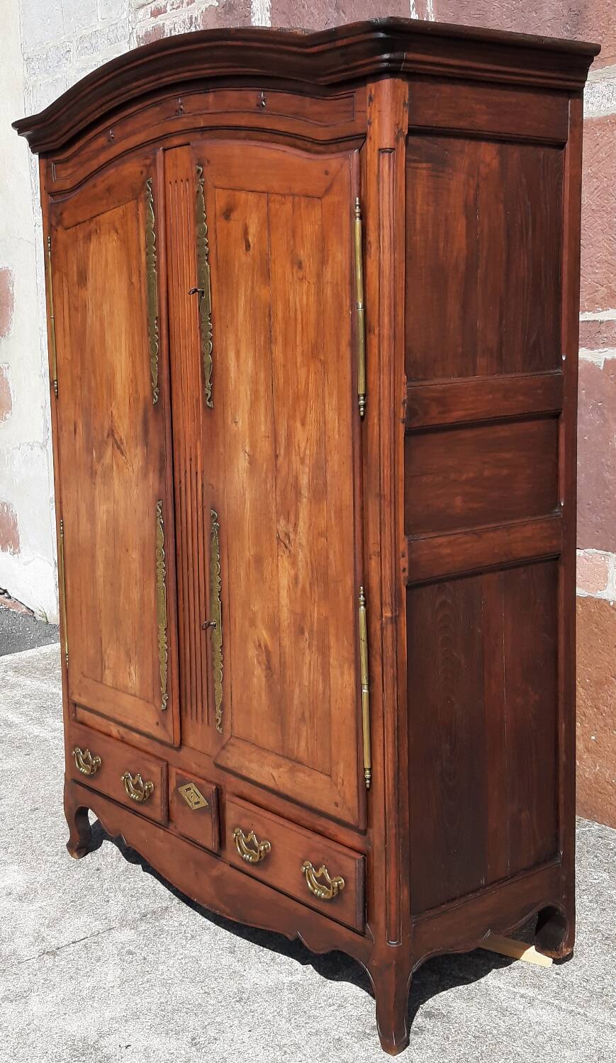 "Gendarme Hat" wardrobe, Louis XV.