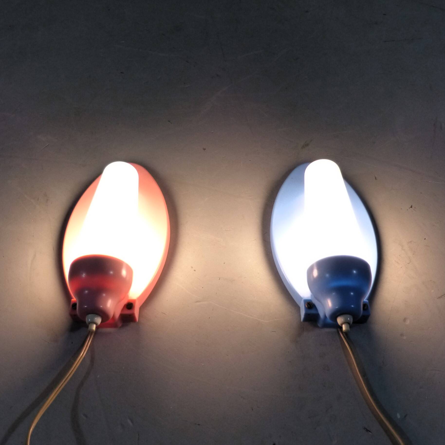 Set of 2 Wall lamps pink & blue 1950’s