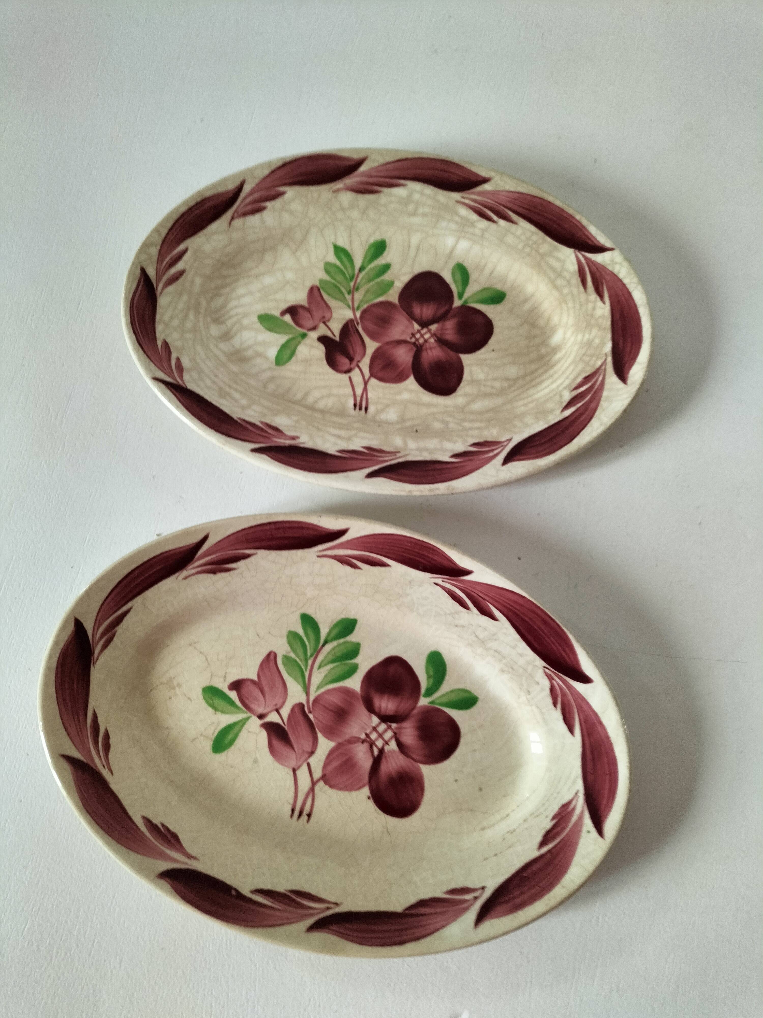 Pair of Gien dishes model Barbizon, hand-painted floral decoration, 1930s-40s.