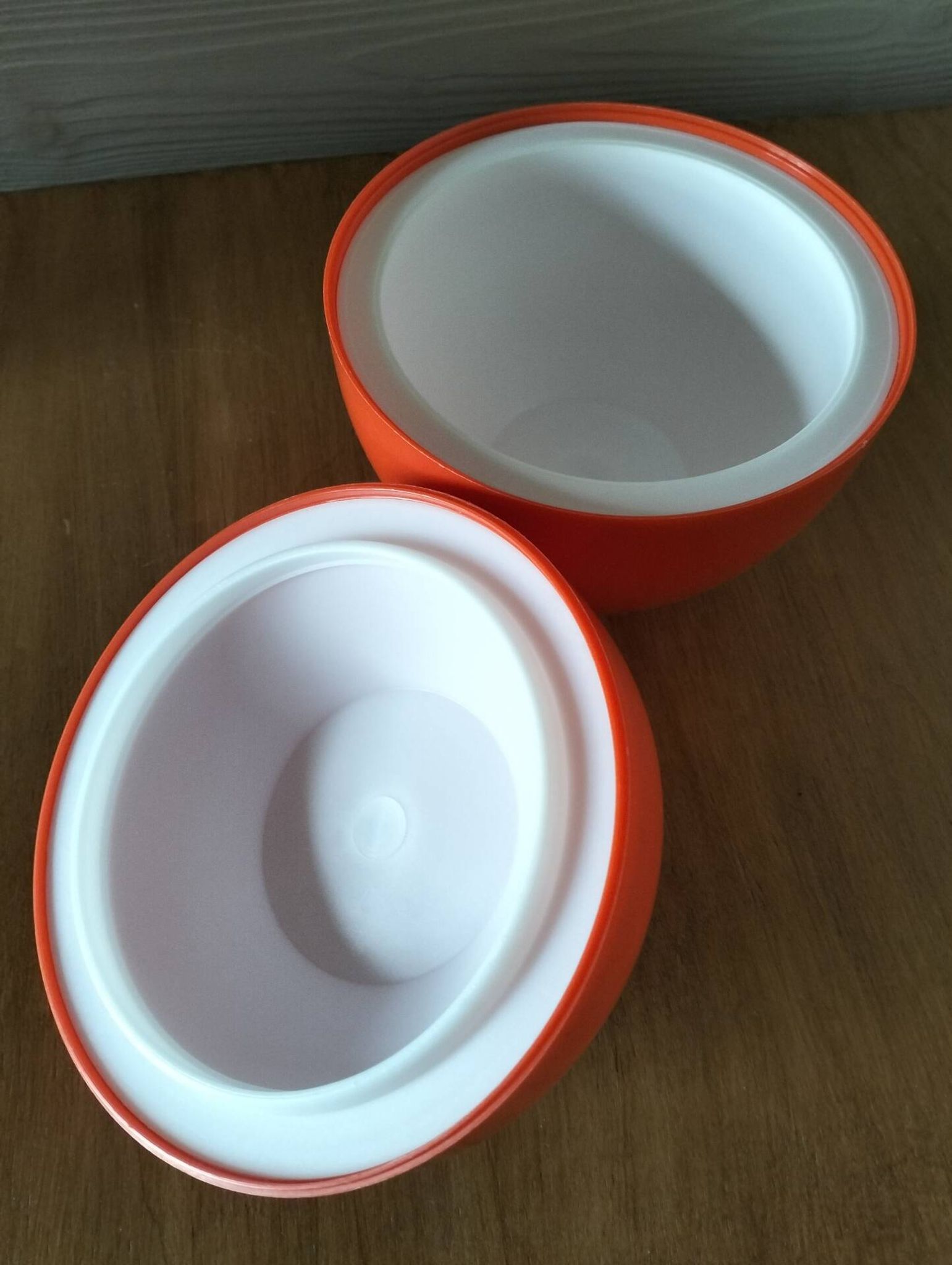 Apple ice bucket