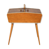 Compass foot sewing basket, 1960