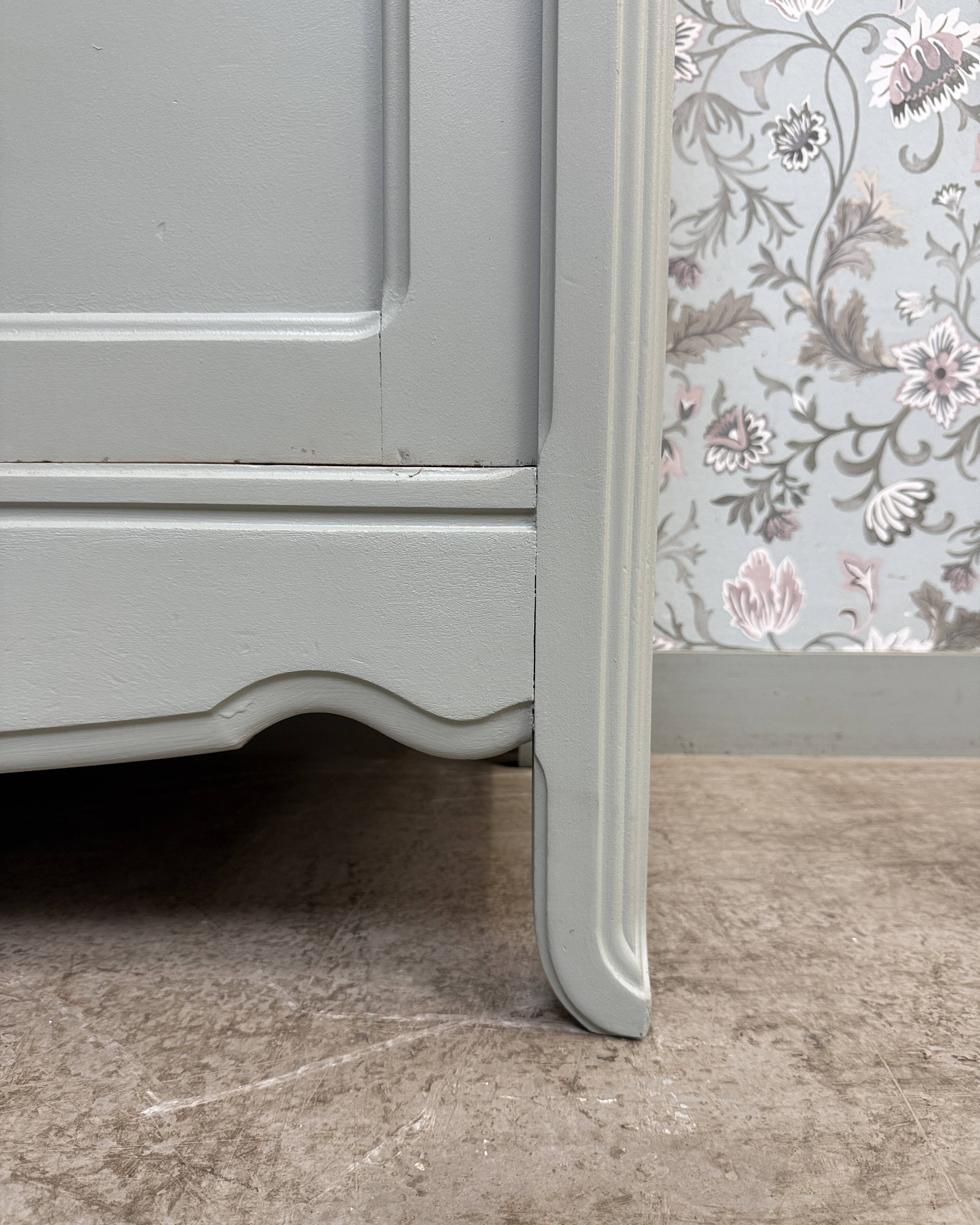 Large Art Nouveau wardrobe (renovated)