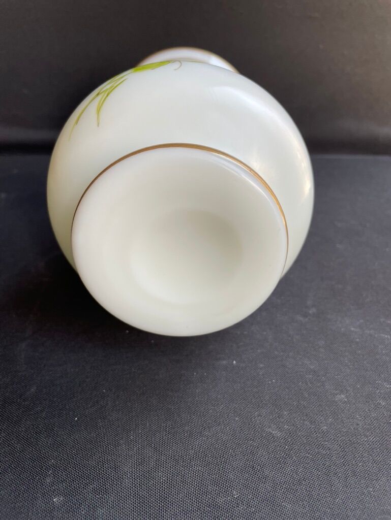 Vase Napoleon III in white opaline with floral decoration with gilding