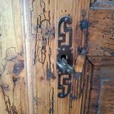 Une très jolie bonnetière ancienne