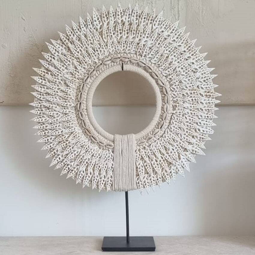 Decorative Papuan shell necklace