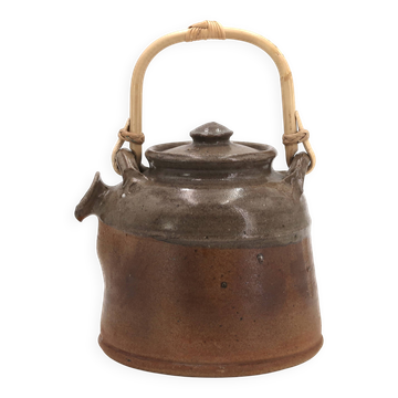 Théière en grès de Pierre Digan avec anse en bambou, La Borne années 60