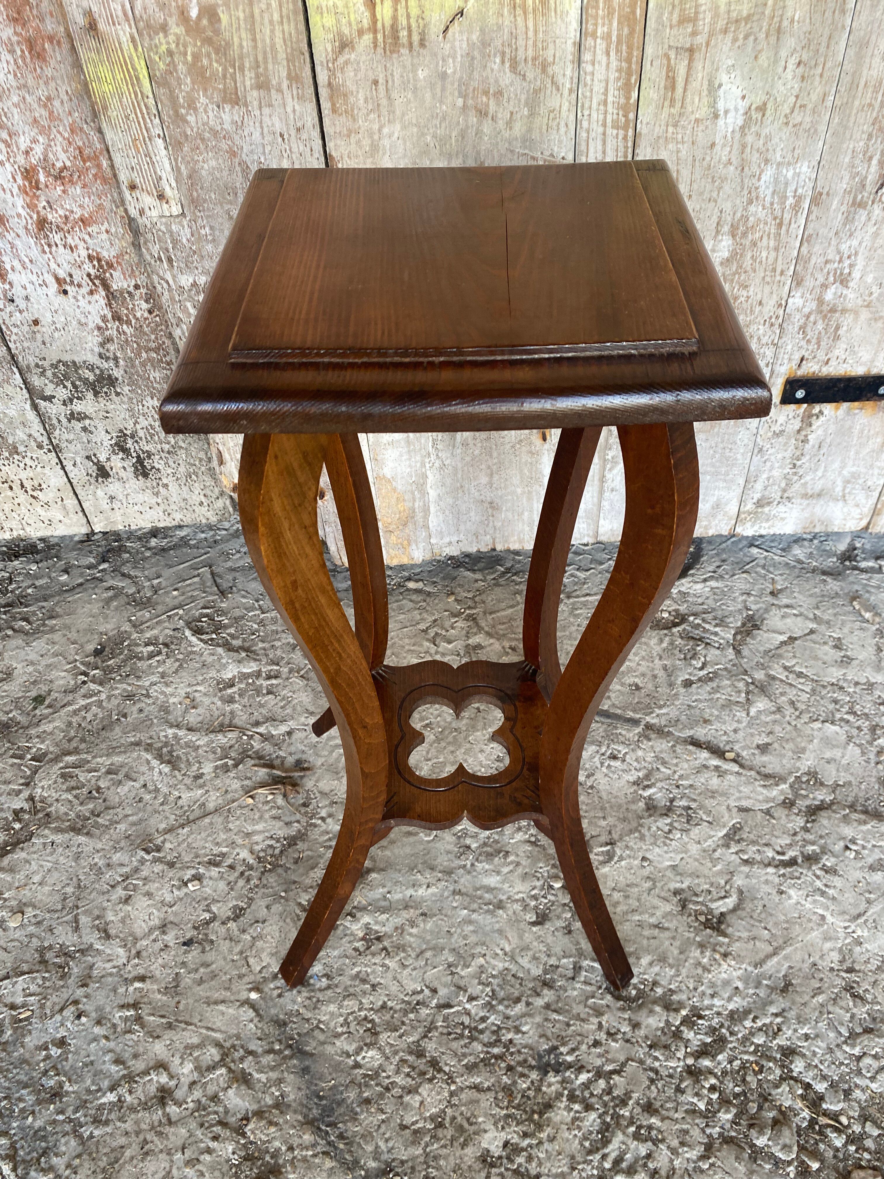 Vintage Carved Wood Side Table Plant Stand #D996