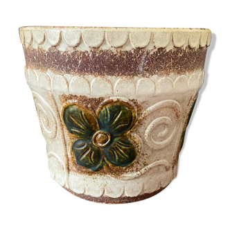 Vintage slip pot cache