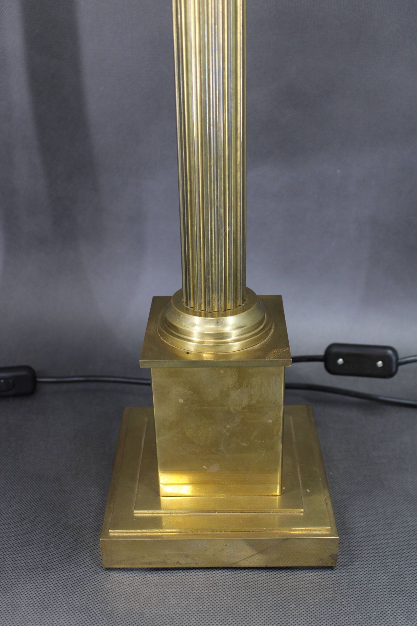 1940s Pair of Italian Restored Brass Table Lamps with Glass Shades