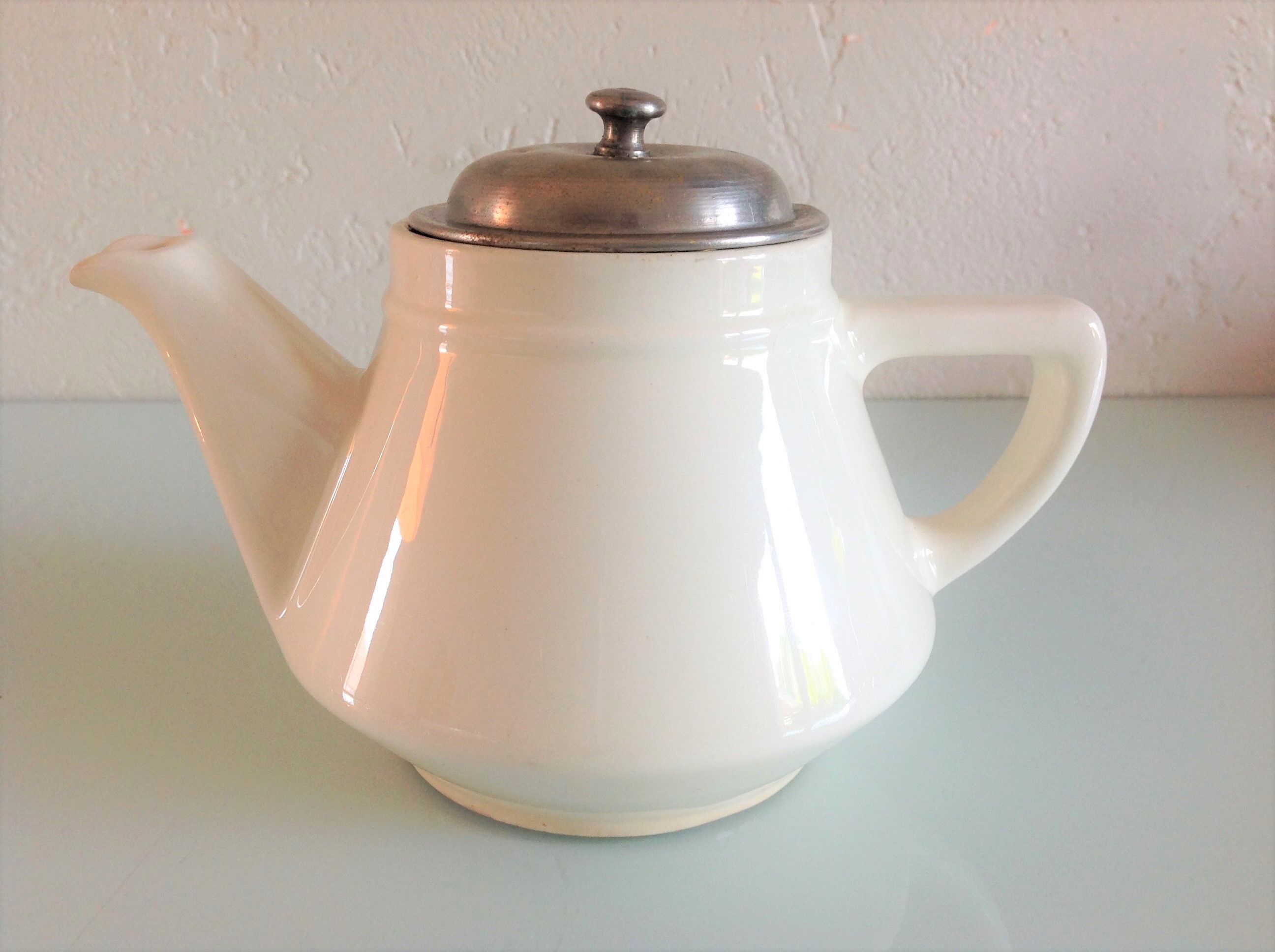 White theiere by Villeroy and Boch vintage 50/60s