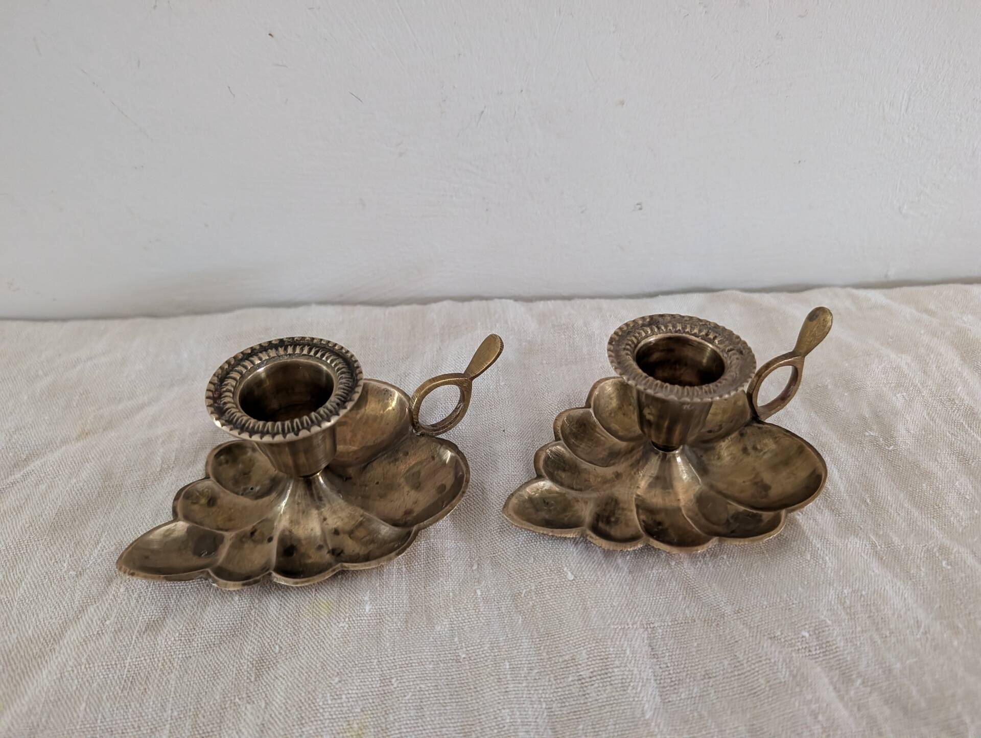 Pair of brass candle holders in the shape of a leaf – 1960s