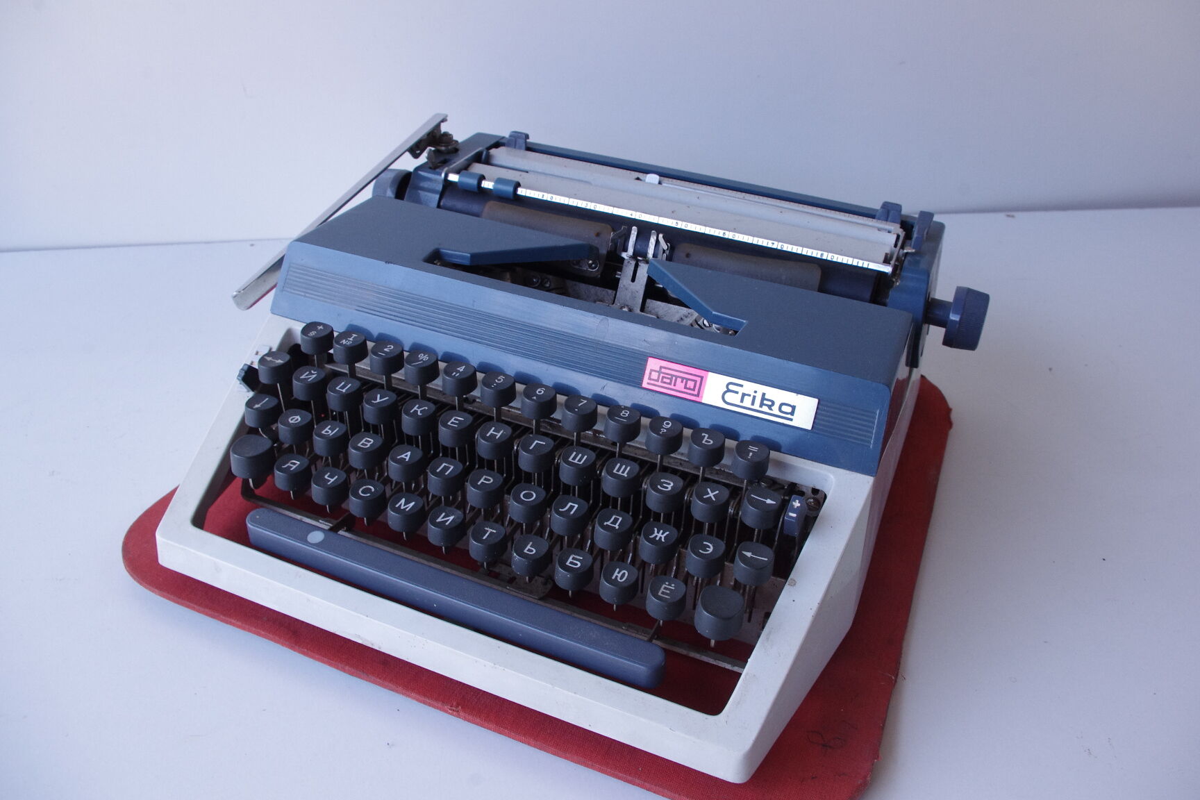 Machine à écrire cyrillique alphabet russe