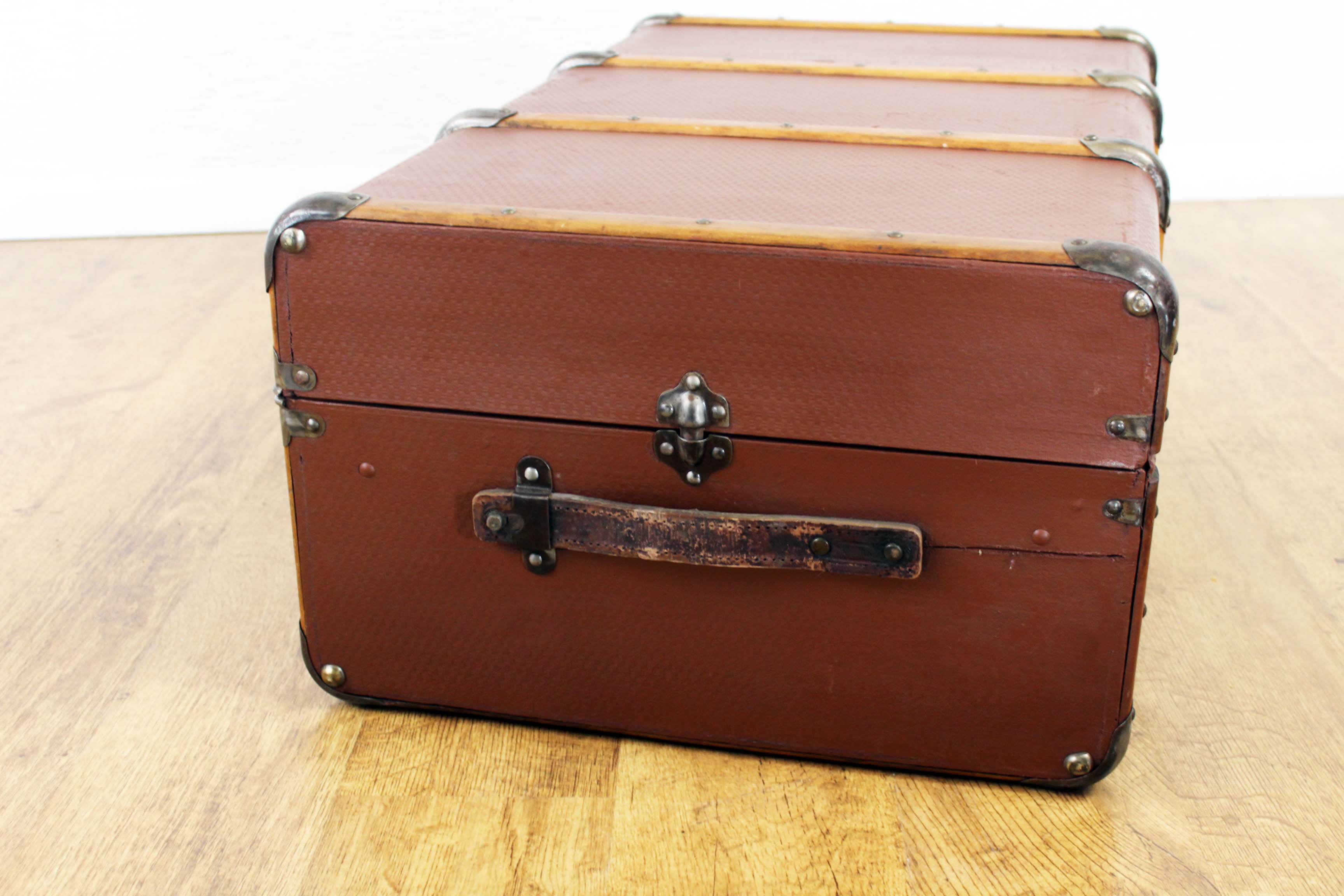 Trunk or suitcase of the 30s