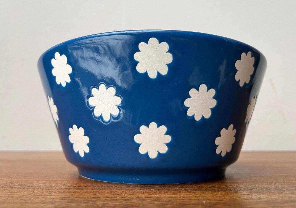 German ceramic bowl from the mid-century by Wächtersbach, 1960s.