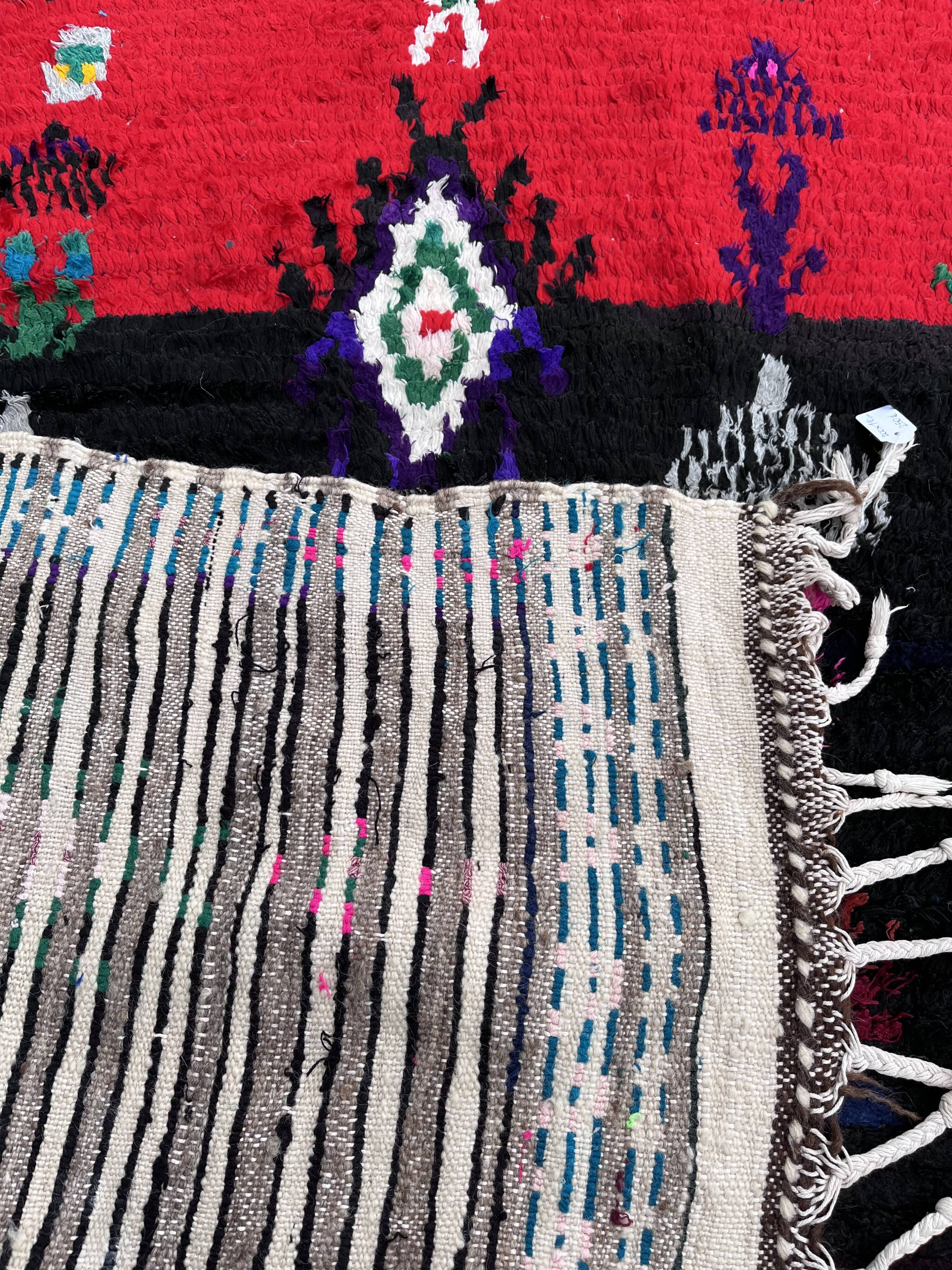 Vintage Moroccan rug berbere