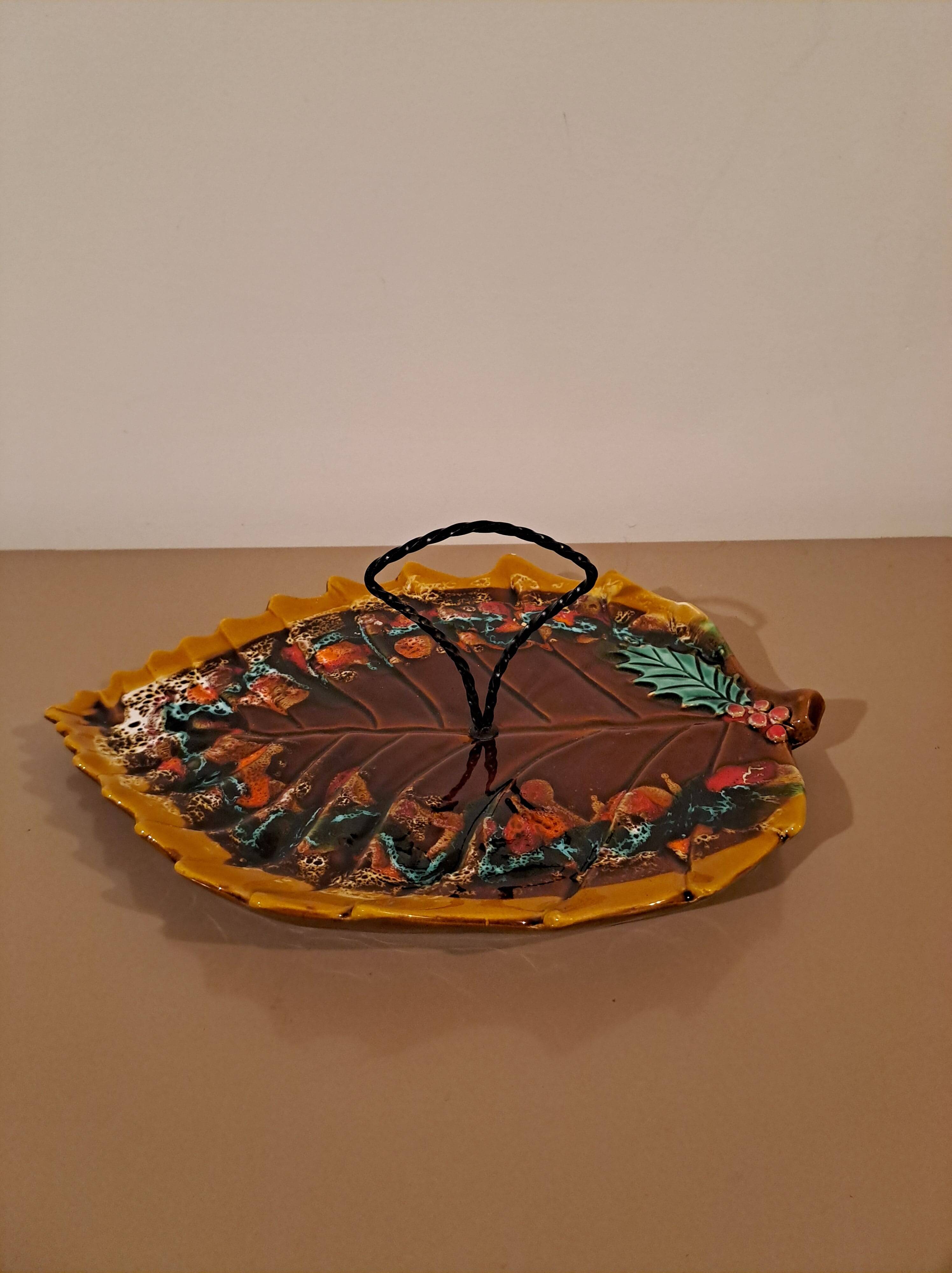 Vallauris glazed ceramic cheese board – leaf decor