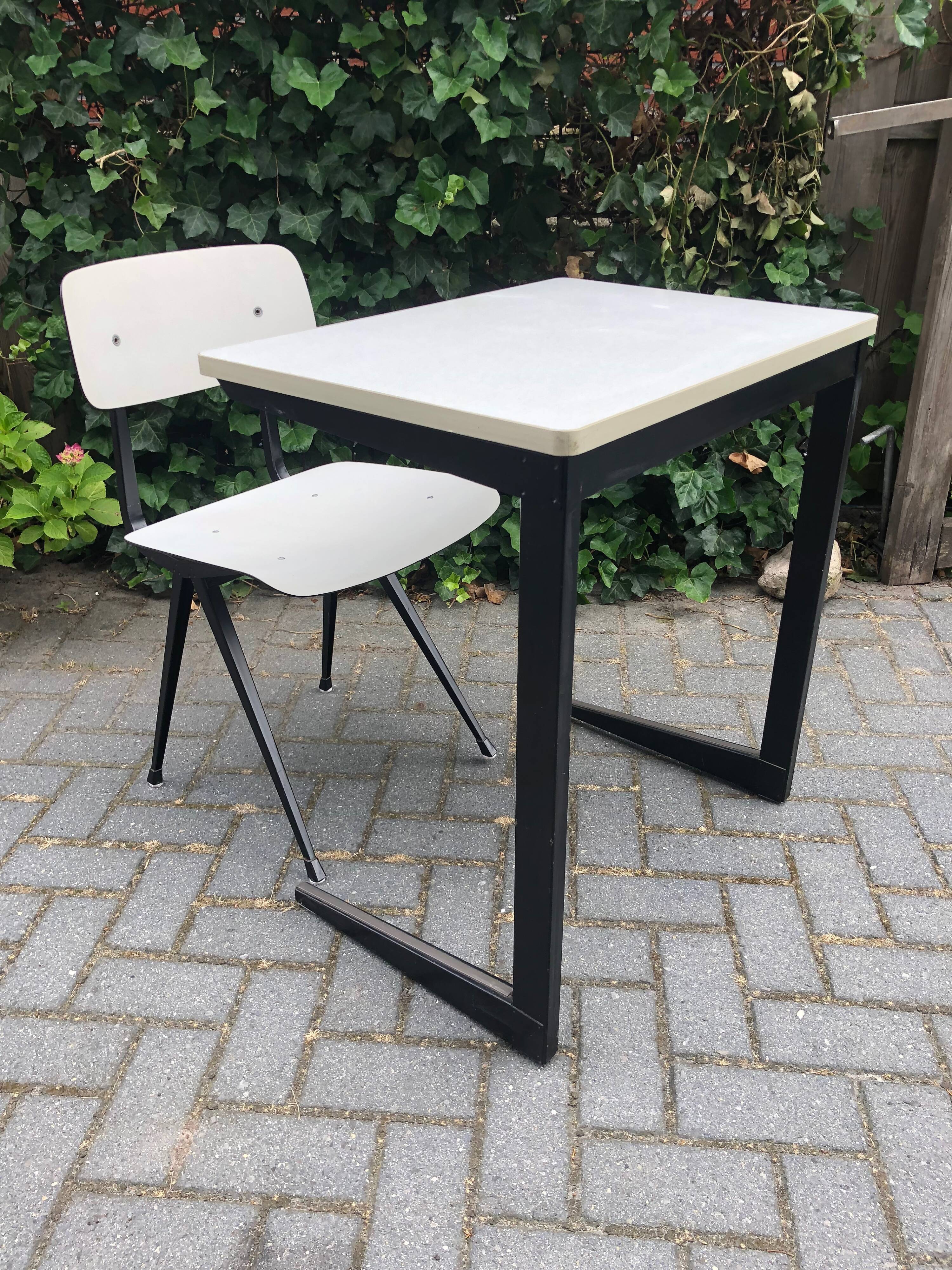 Desk and chair by Friso Kramer Ahrend de Cirkel Result