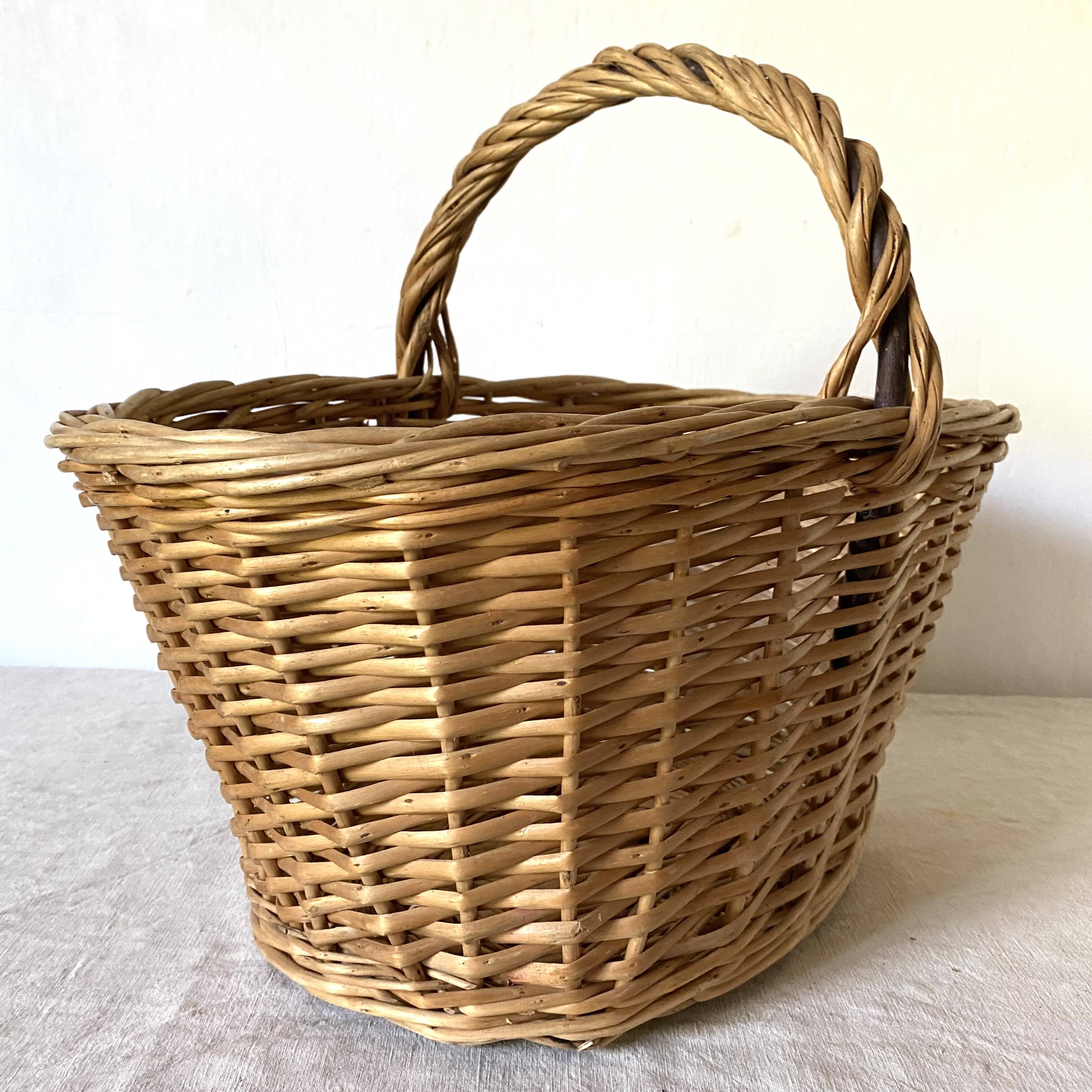 Woven wicker basket