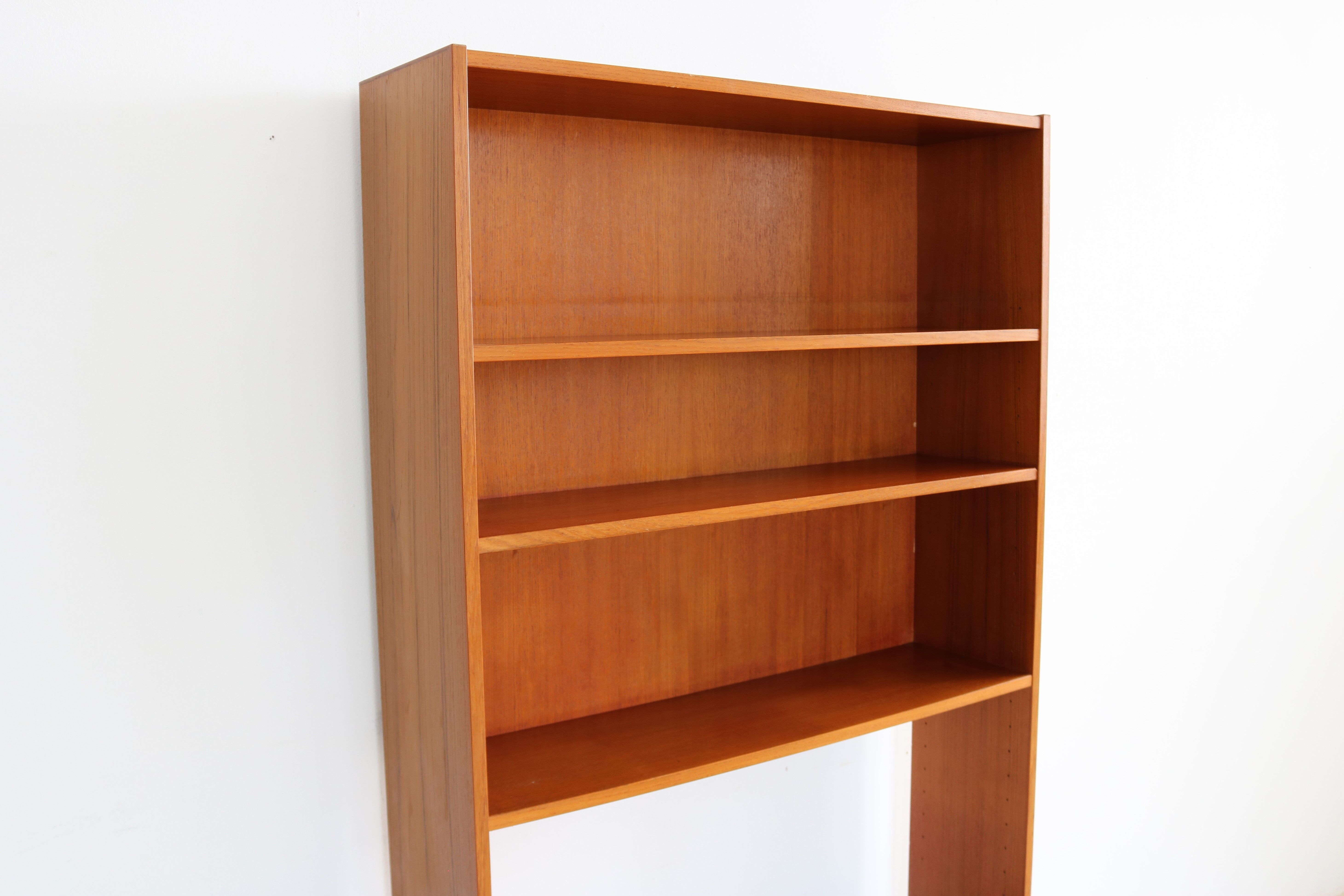 Bookcase 60, Sweden