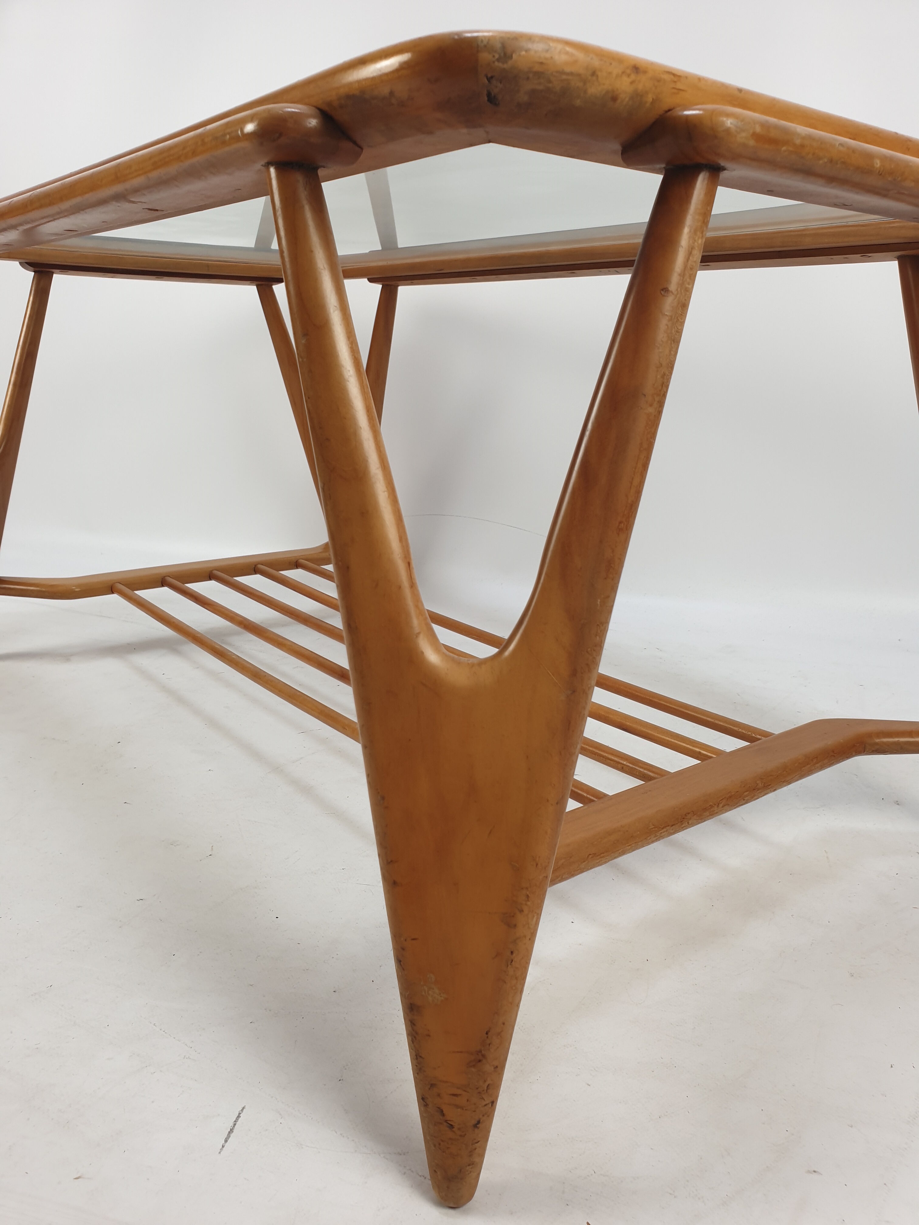 Italian walnut mid-century modern coffee table, 1950s