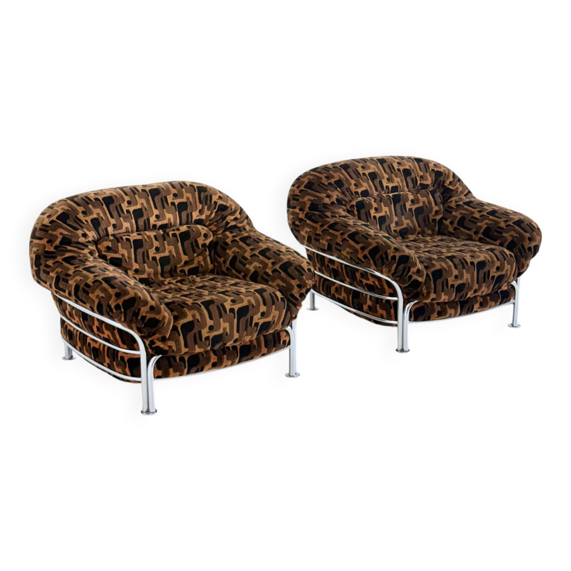 Vintage Italian lounge chairs with tubular frame