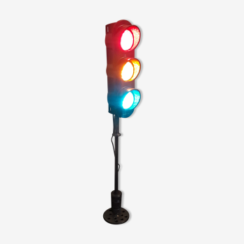 Tricolour traffic light
