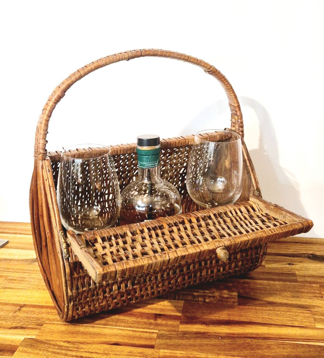 1960s wicker basket handbag