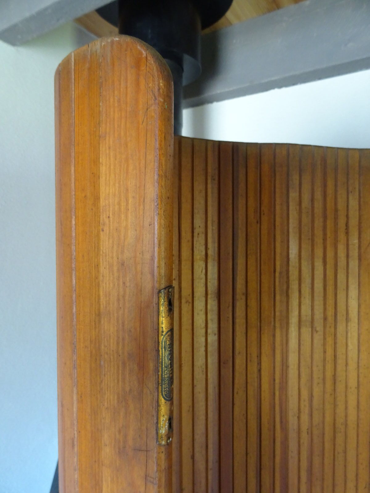 Pair of Baumann screens