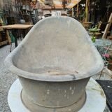 Zinc basin bathtub with backrest