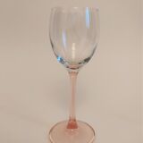 6 glasses on foot